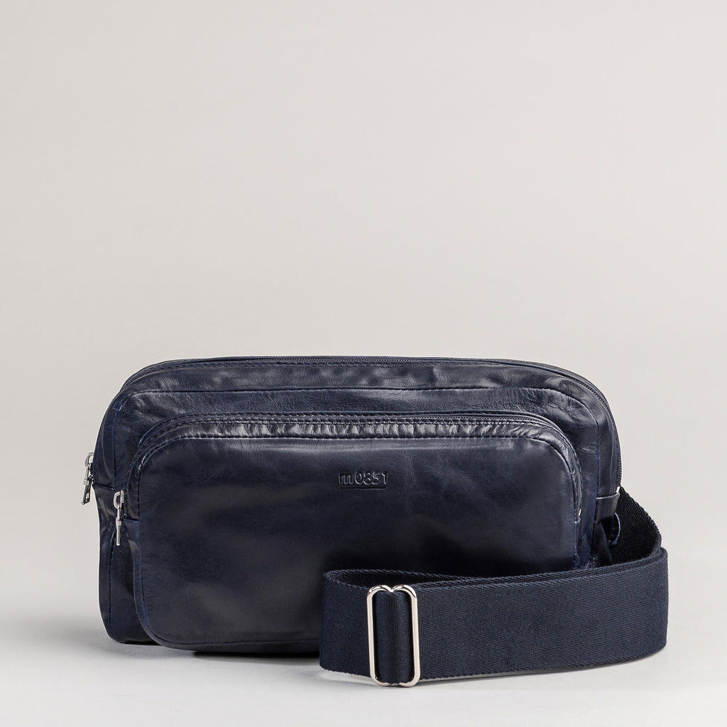 W0851 signature Piumi lining belt and wear the bag around your waist